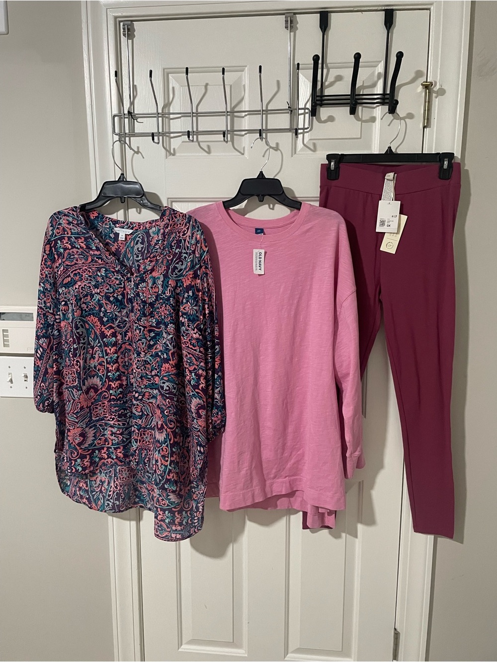Old navy xxl Women's Pink Long Sleeve Tee & Paisley Top ox Berry Leggings ox